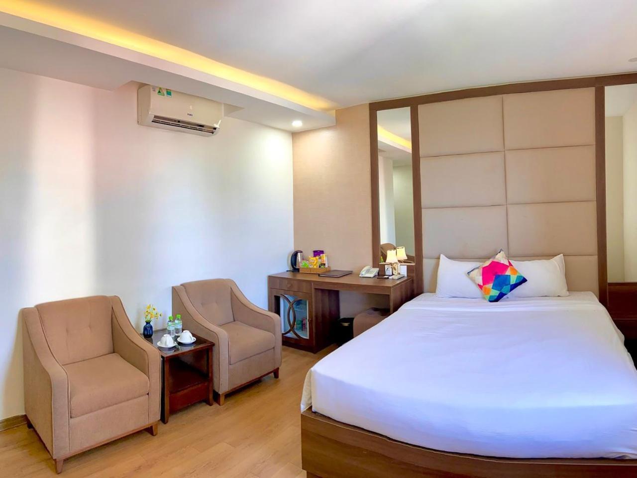 Pariat River Front Hotel Da Nang Buitenkant foto