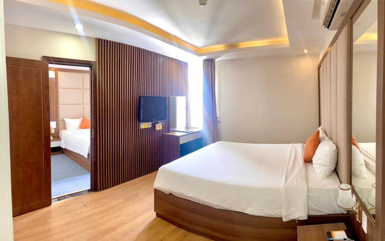Pariat River Front Hotel Da Nang Buitenkant foto